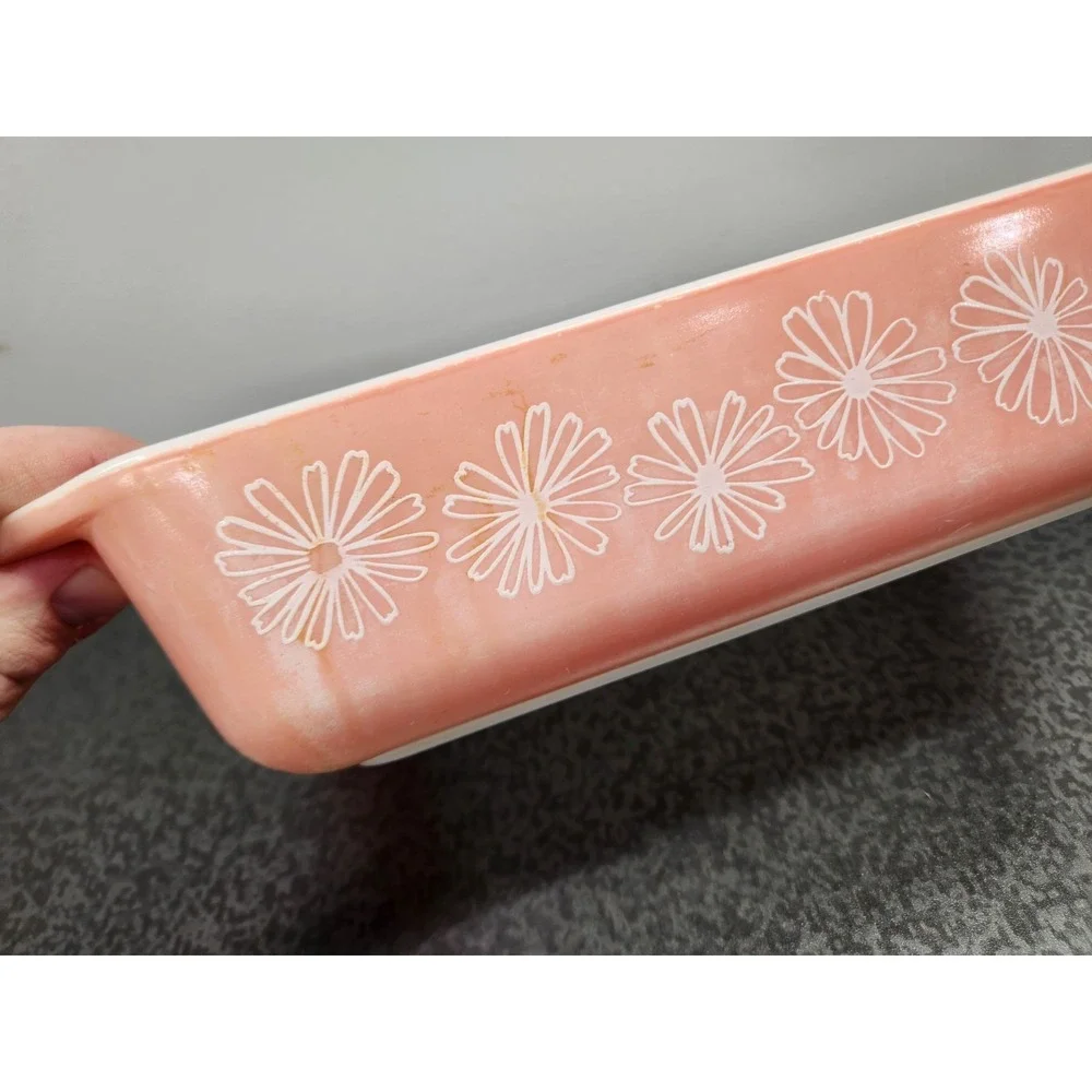 Pyrex 575-B Pink Daisy 2 Qt. Casserole Dish‎ Space Saver ~ No Lid ~ Vintage USA